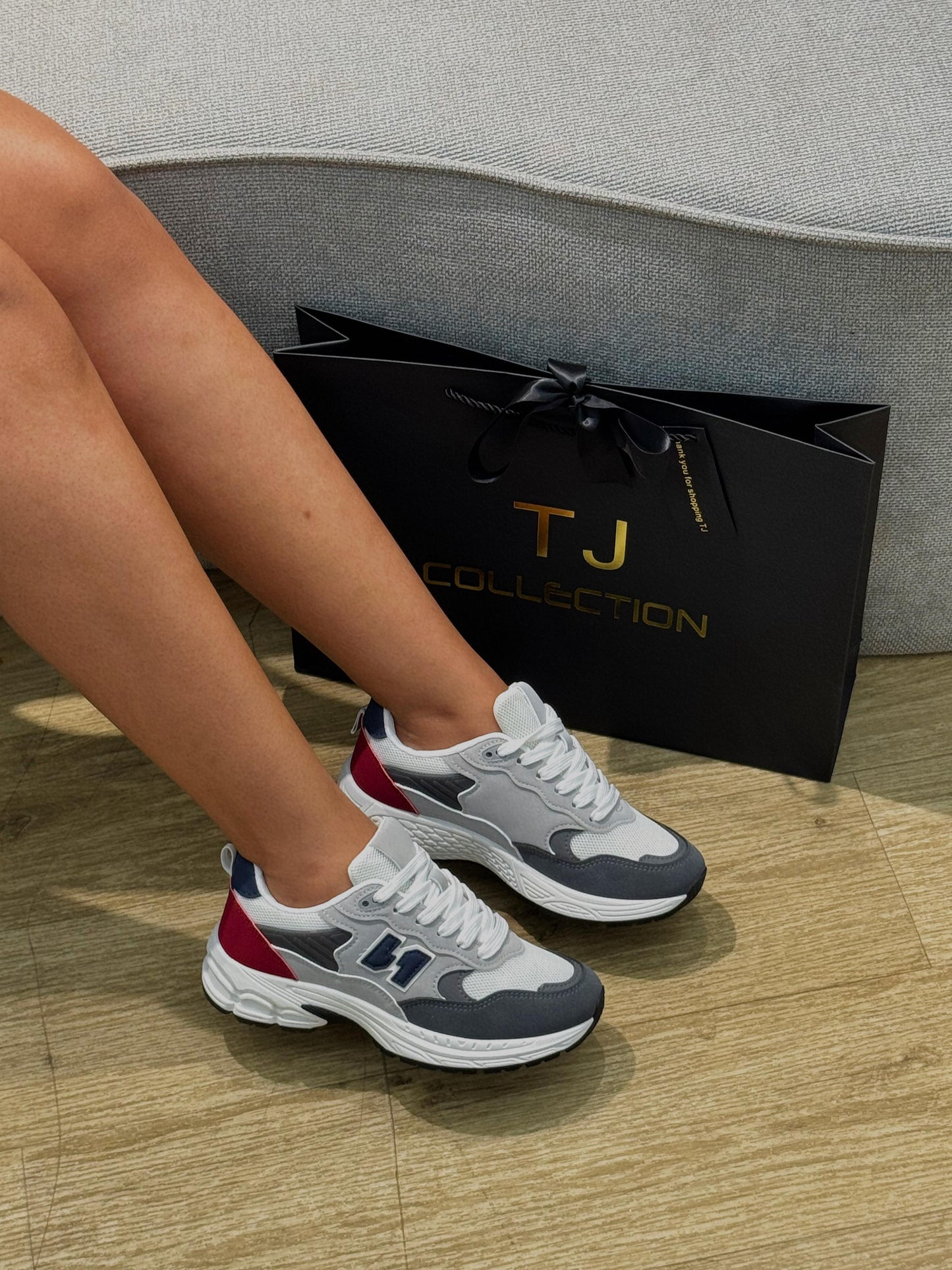 AURORA SNEAKER
