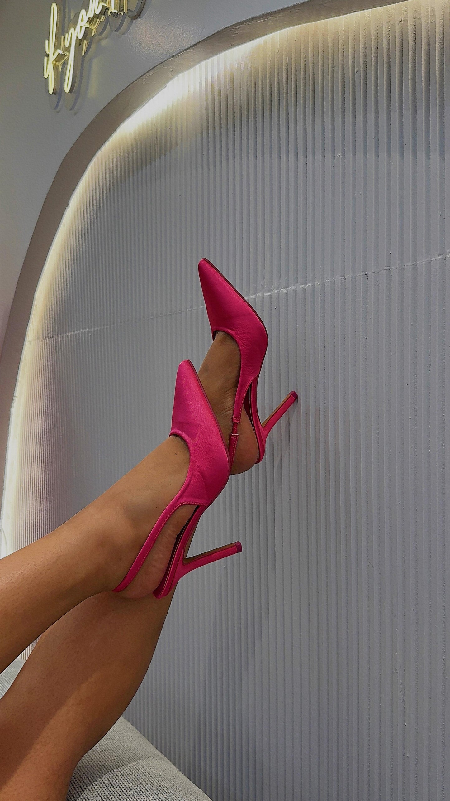 MELLOW HEELS