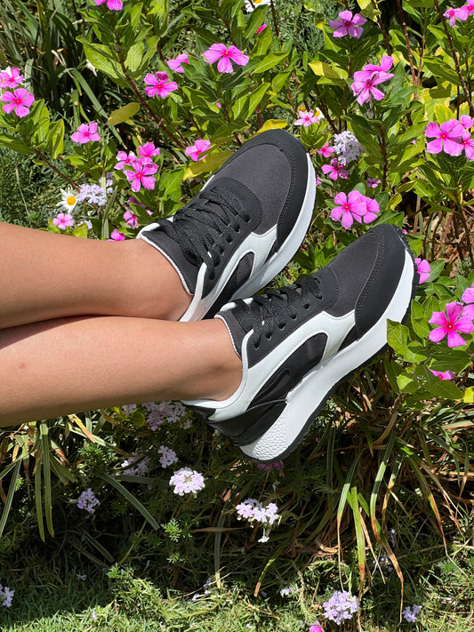KICK SNEAKER