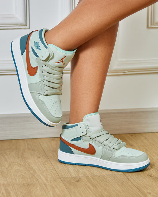 NIKE HIGH SNEAKER